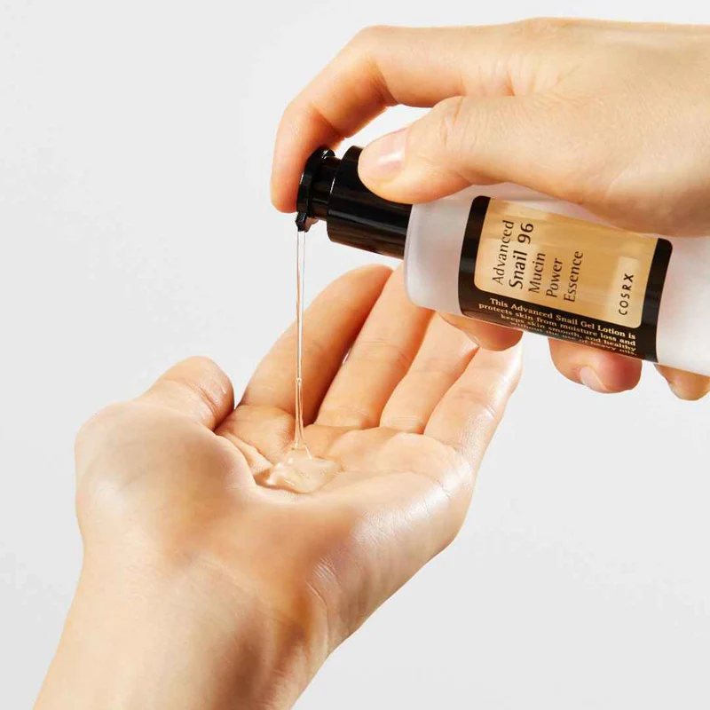 خرید سرم حلزون کزارکس Kozarex Snail Serum تولید امارات برای ترمیم، آبرسانی و جوان‌سازی پوست