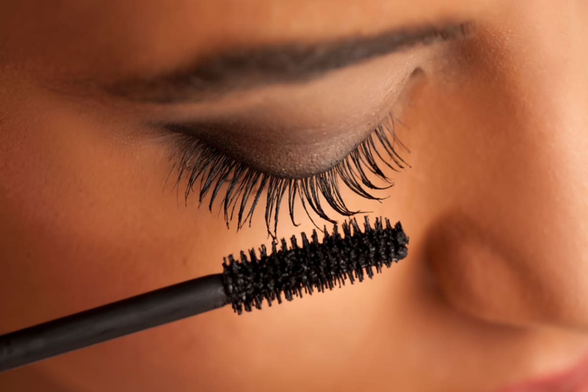 پشت چشم خرید ریمل بل مشکی اصل آلمان حجمدهنده و بلندکننده مژه Bell Mascara ماندگاری بالا