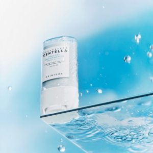 خرید ضد آفتاب استیکی سنتلا SKIN 1004: محافظتی قوی و فاقد چربی برای پوستهای حساس