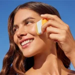 ضد آفتاب استیکی ایزدین ISDIN Invisible Stick SPF50+