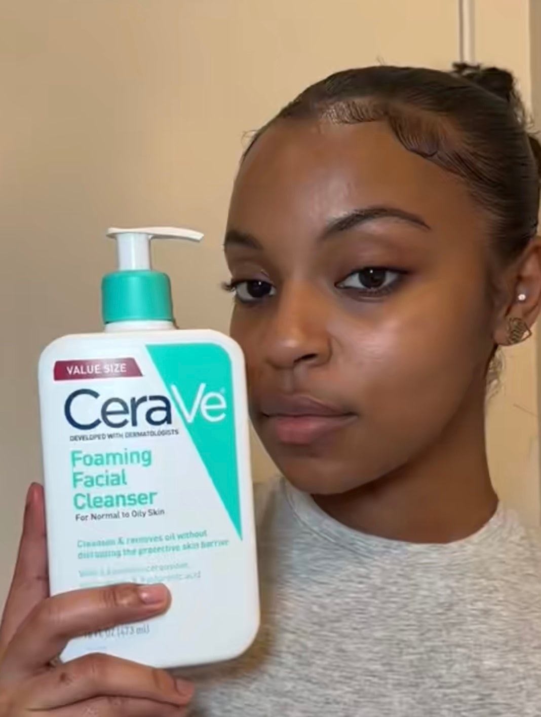 3 2 خرید فوم شست و شوی صورت پوست نرمال و چرب سراوی Cerave Foaming Cleanser - Image 2