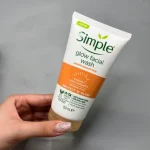 خرید ژل شستشو ویتامین C سیمپل مدل Glow Facial Wash حجم 150 میل | روشنکننده و شادابکننده پوست